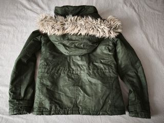 Parka Pull&Bear verde militar mujer/niña