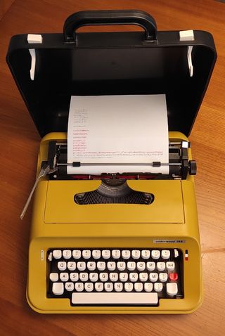 Macchina da scrivere Underwood 319 giallo ocra