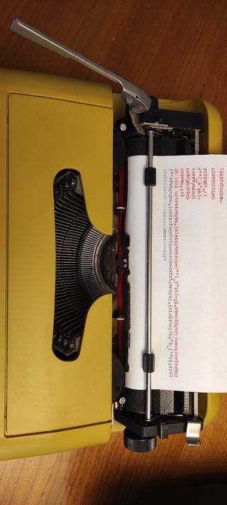 Macchina da scrivere Underwood 319 giallo ocra