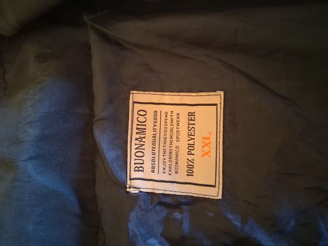 Chaqueta negra ligera