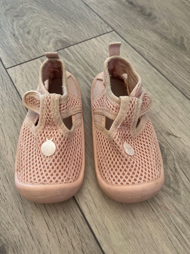 Zapatillas agua niña.