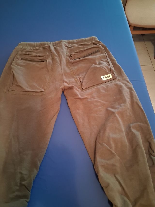 Pantalones cargo color verde oliva