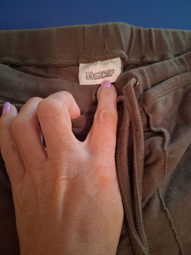 Pantalones cargo color verde oliva