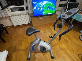 Bicicleta estática BH Fitness