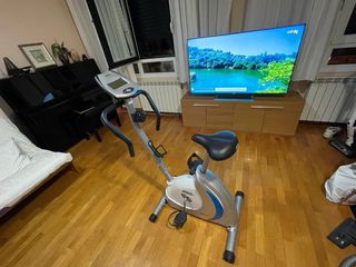 Bicicleta estática BH Fitness
