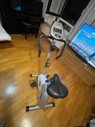 Bicicleta estática BH Fitness