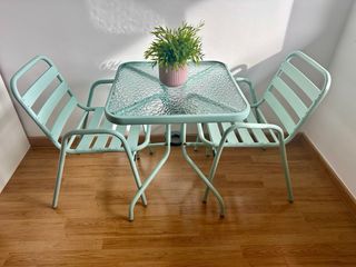 Mesa y 2 sillas metal jardín