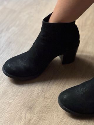 Botines negros tacón bajo