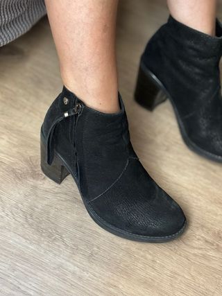 Botines negros tacón bajo