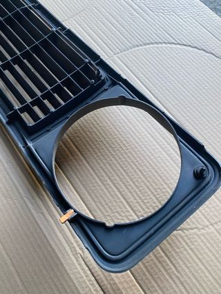 Parrilla VW T3 faros redondos con emblema