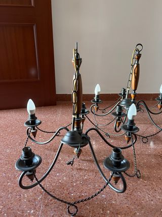 Lote de dos arañas 5 luces madera metal