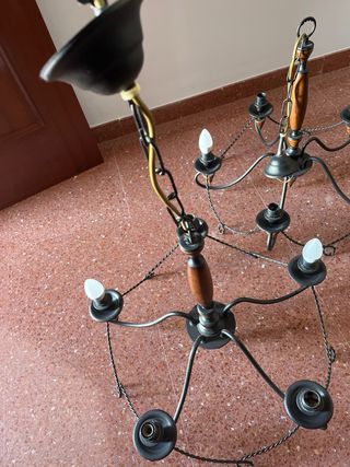 Lote de dos arañas 5 luces madera metal