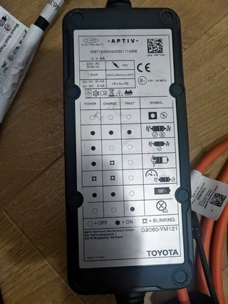 Cable de carga original Toyota, conector 220V