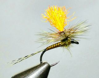 MOSCAS PARA LA PESCA DE TRUCHAS 