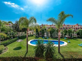 Casa adosada en alquiler en Lomas de Marbella Club - Puente Romano en Marbella