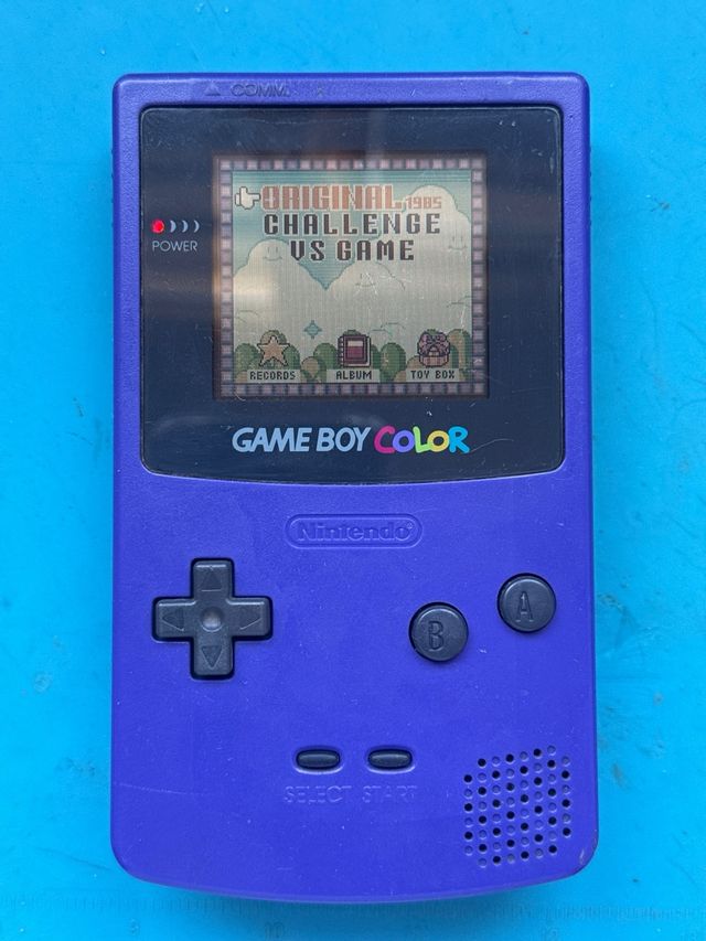 Game Boy Color Morada - Pokémon Rojo