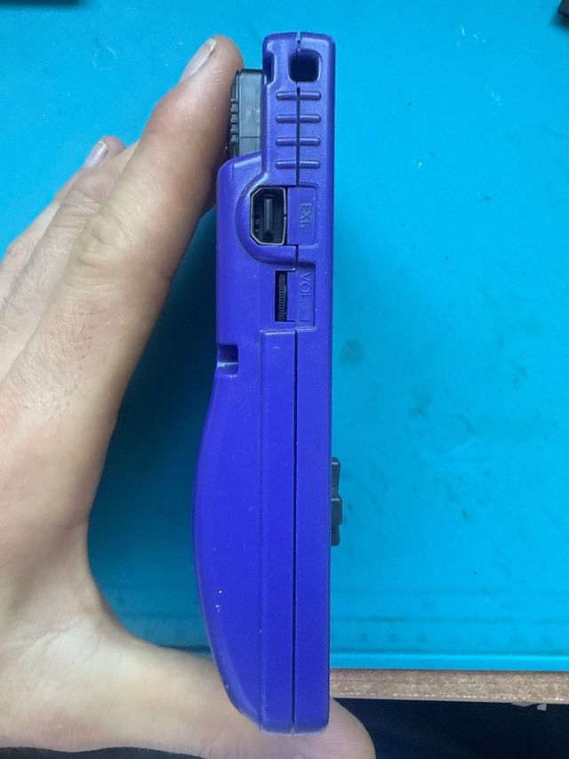 Game Boy Color Morada - Pokémon Rojo