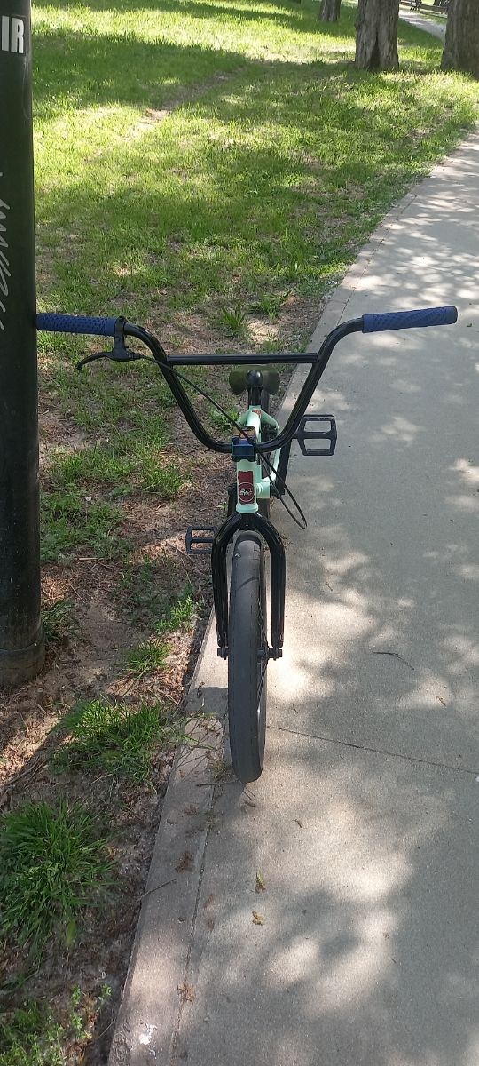 BMX Stay Strong óptima STY SRG bicicleta. URGE.