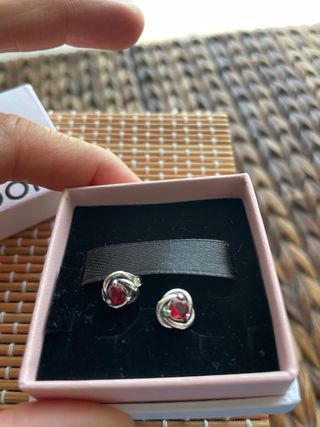 Pendientes Pandora rojos