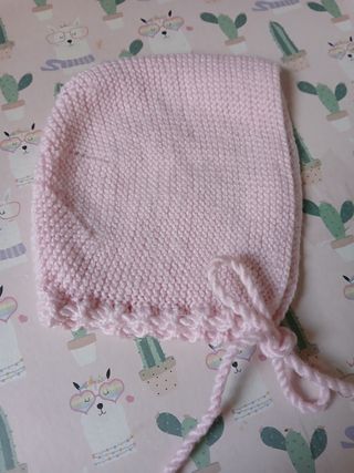 Capota bebé tejida a mano (3-6 meses)