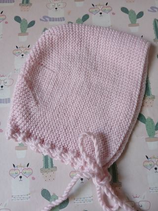 Capota bebé tejida a mano (3-6 meses)