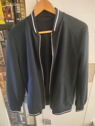 Cazadora bomber Zara negra talla S