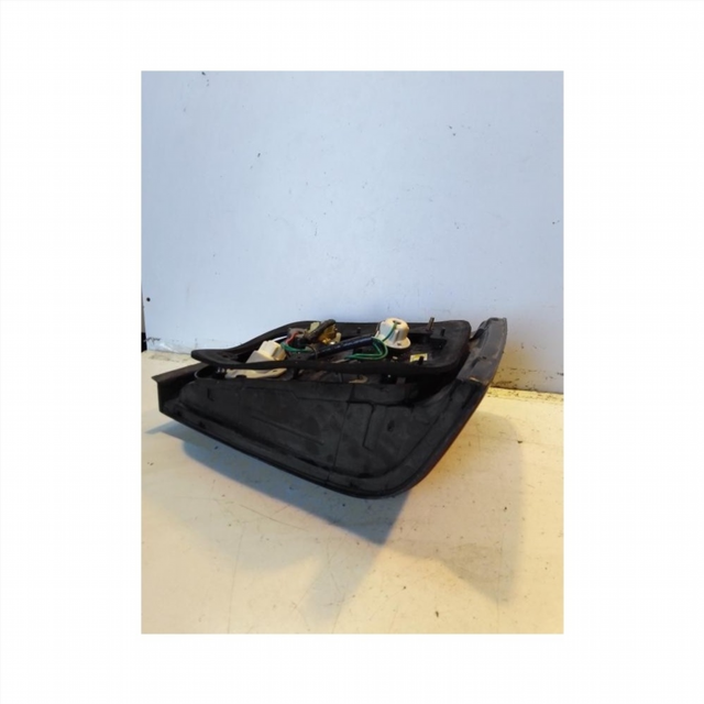 Piloto trasero izquierdo Hyundai Pony (X-2