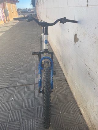 Bicicleta montaña doble suspensión