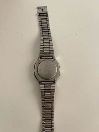 Reloj Casio vintage plateado