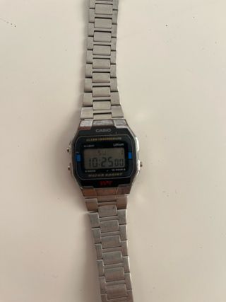 Reloj Casio vintage plateado