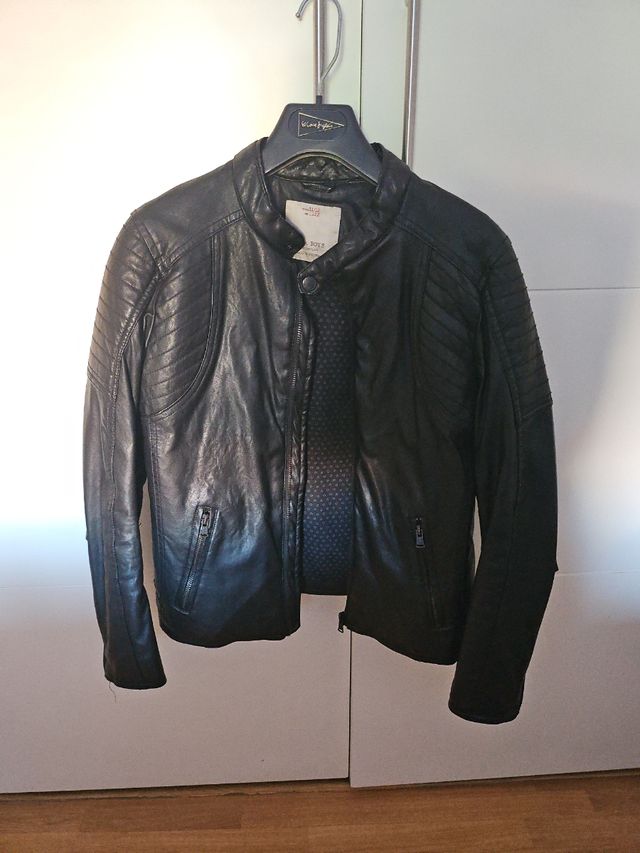 Chaqueta polipiel negra niño