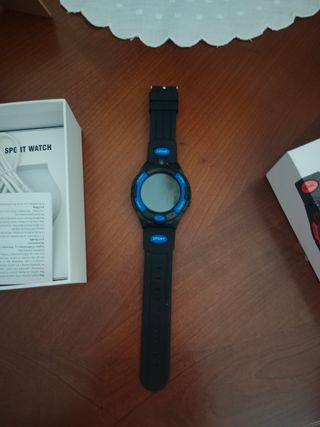 Orologio sportivo per bambini, dispone di chat vocale e di chiamata