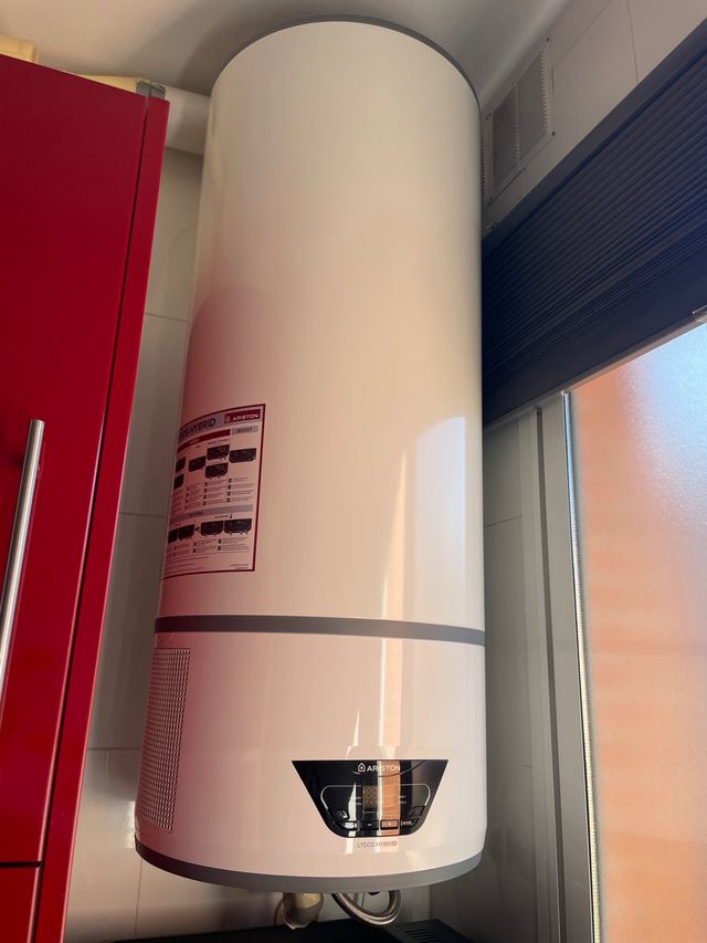 Calentador aerotermia Ariston Lydos Hybrid 100 l