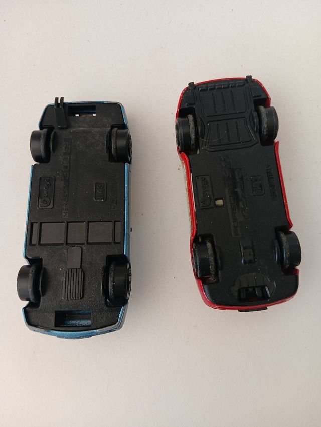 2 Coches miniatura antiguos