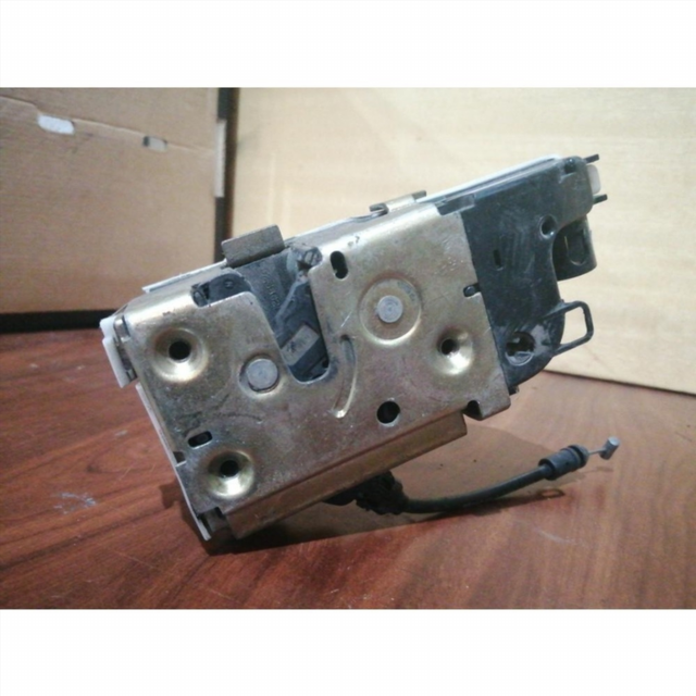 Cerradura puerta delantera derecha Renault