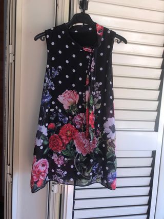 Blusa fiori neri - Smanicata