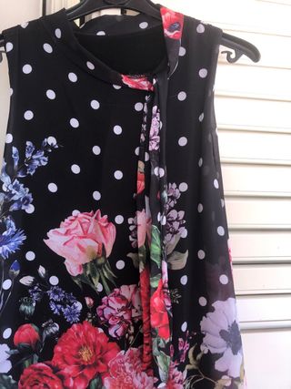 Blusa fiori neri - Smanicata