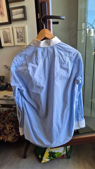 Camisa Carolina Herrera azul, talla M