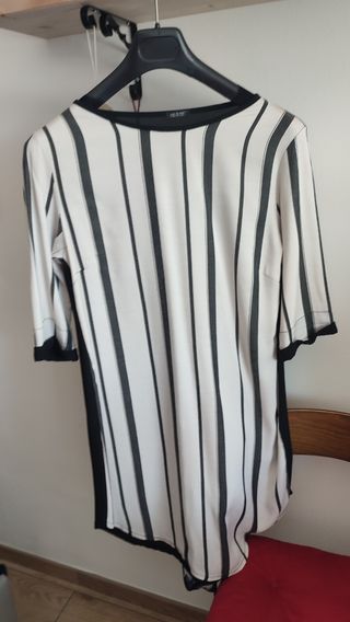 Vestito elegante a righe bianco e nero