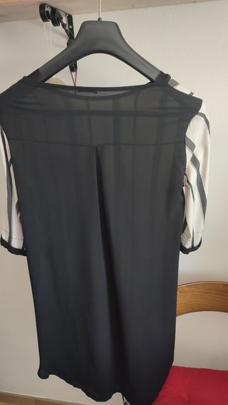 Vestito elegante a righe bianco e nero