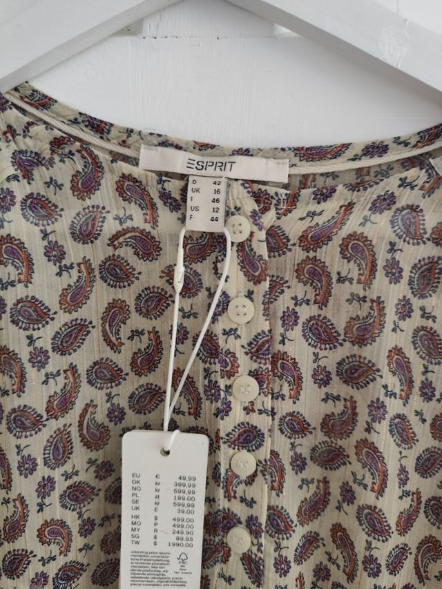 Blusa Esprit beige con estampado paisley