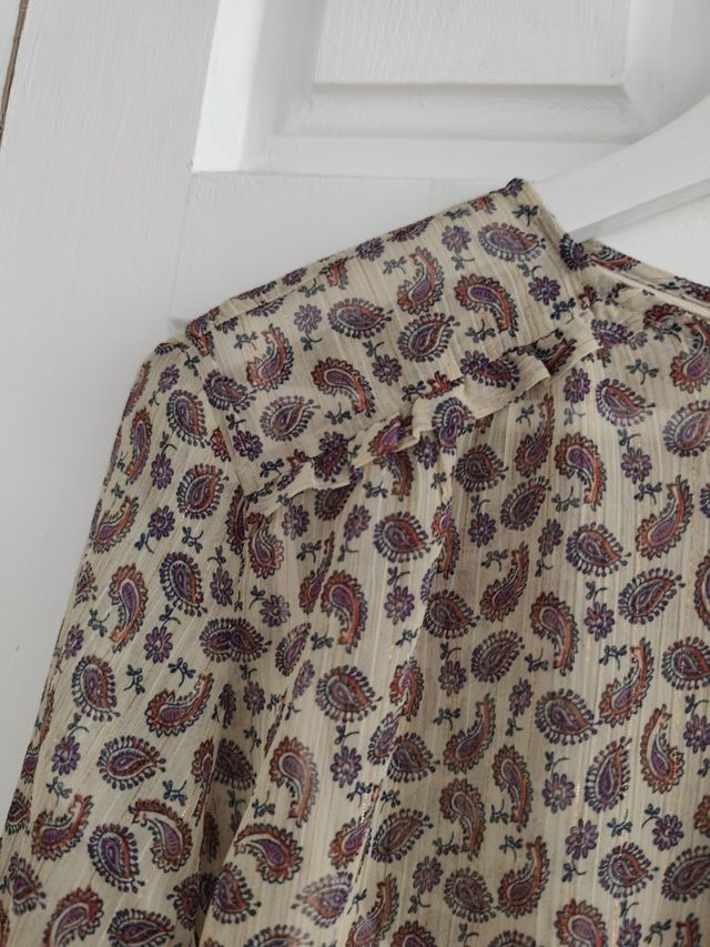 Blusa Esprit beige con estampado paisley