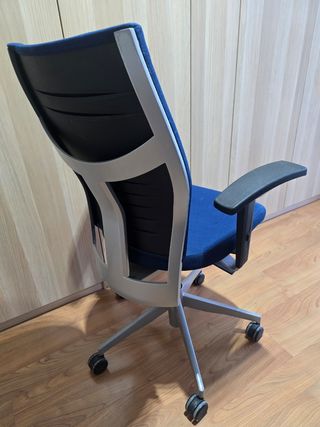 Sillón oficina giratorio azul