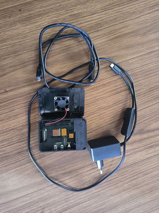 Raspberry Pi 3B+ con accesorios