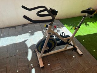Bicicleta estática Diadora. Spinning