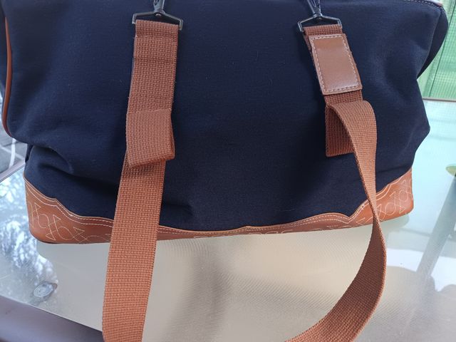 Bolsa de viaje NAF NAF - Negra y Marrón