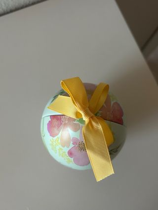 Scatola di latta Lindt a forma di uovo