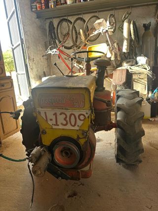 Tractor Pascualín antiguo