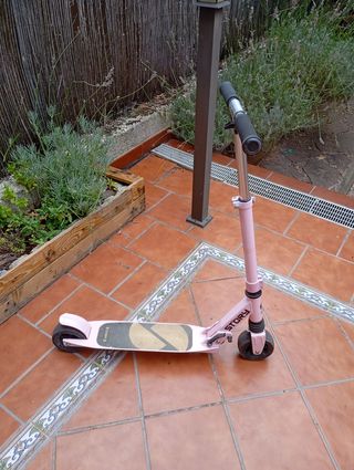 Patinete rosa niña
Plegable
Con pata de cabra