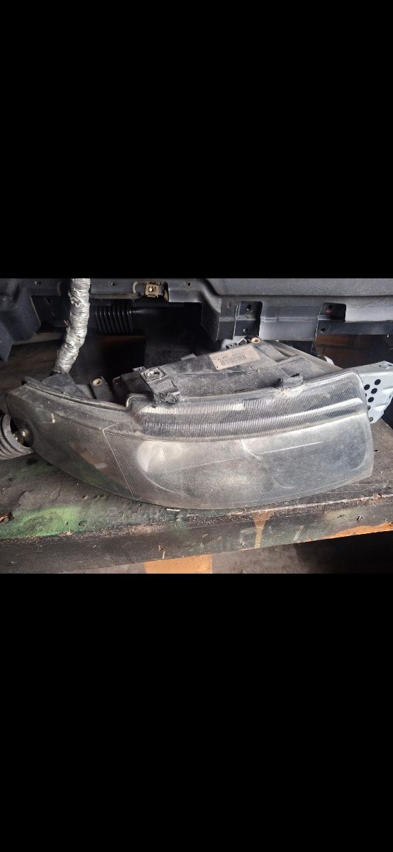 Faro Seat Leon FR derecho